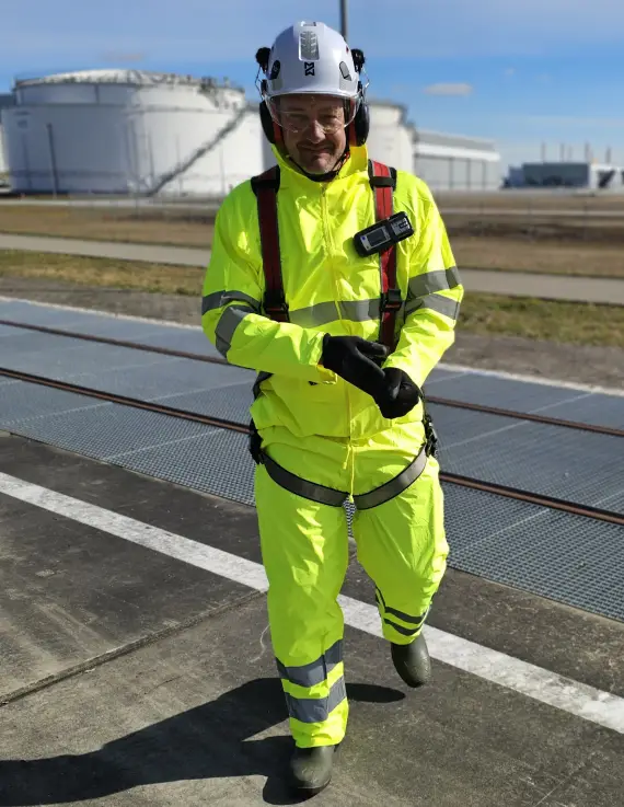 Seit 2006 liegt der Fokus unseres Unternehmens auf dem Gebiet der Trockeneis- und speziellen Reinigungen. Seit 2006 liegt der Fokus unseres Unternehmens auf dem Gebiet der Trockeneis- und speziellen Reinigungen.