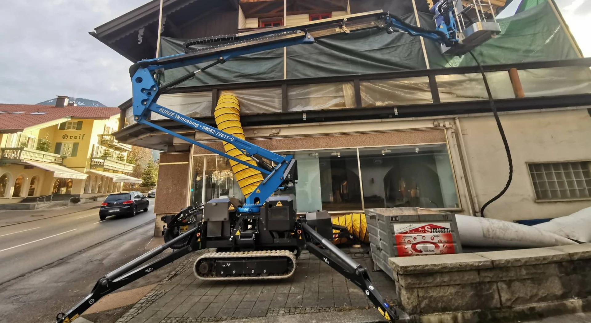 Holzfassadenreinigung mit Trockeneisstrahlen